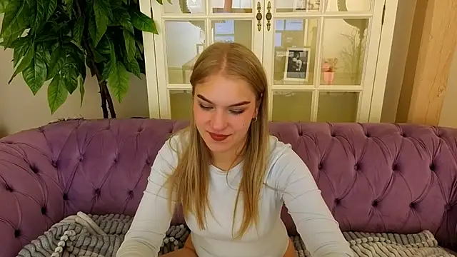 Snapshot of AlinaLiii chatting on 22, 3, 2026 AlinaLiii online show from 22, 3, 2026