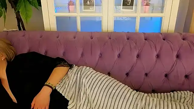 Snapshot of AlinaLiii chatting on 25, 3, 2026 AlinaLiii online show from 25, 3, 2026