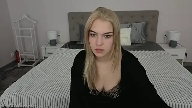 Snapshot of AlinaLiii chatting on 27, 3, 2026 AlinaLiii online show from 27, 3, 2026