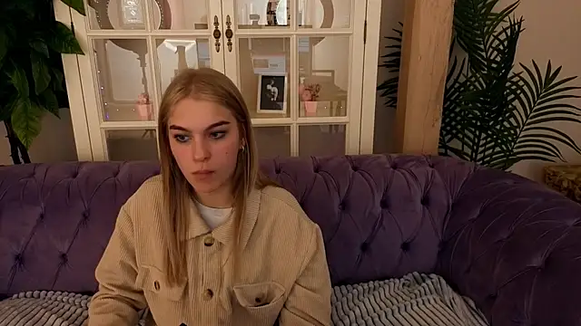 Snapshot of AlinaLiii chatting on 30, 3, 2026 AlinaLiii online show from 30, 3, 2026