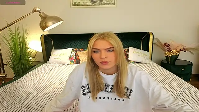 Snapshot of AlinaLiii chatting on 30, 4, 2026 AlinaLiii online show from 30, 4, 2026