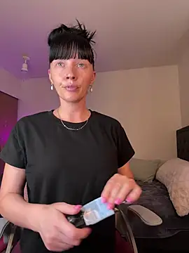 MaciiMayy online show from 11, 7, 2026