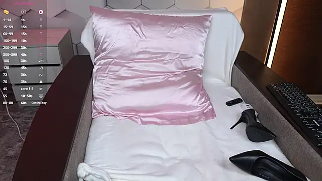 Snapshot of HottieEmma chatting on 9, 4, 2026 HottieEmma online show from 9, 4, 2026