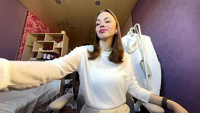 Snapshot of SofiaSmiles chatting on 29, 9, 2025 SofiaSmiles online show from 29, 9, 2025