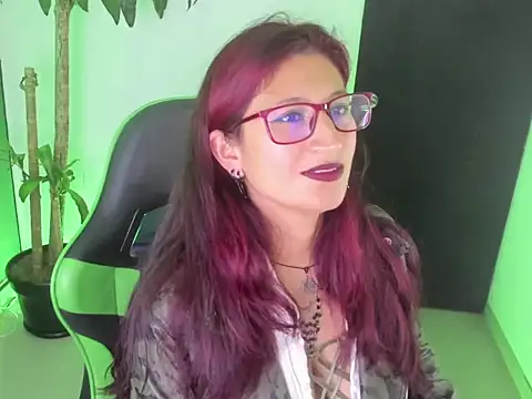 Snapshot of VictoriaSpenser chatting on 23, 10, 2025 VictoriaSpenser online show from 23, 10, 2025