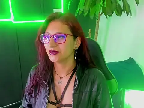 Snapshot of VictoriaSpenser chatting on 2, 11, 2025 VictoriaSpenser online show from 2, 11, 2025