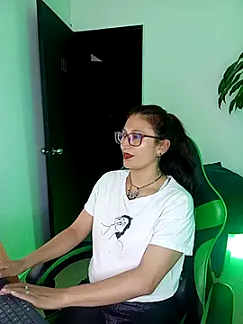 Snapshot of VictoriaSpenser chatting on 14, 11, 2025 VictoriaSpenser online show from 14, 11, 2025