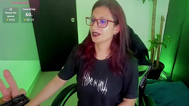 Snapshot of VictoriaSpenser chatting on 20, 11, 2025 VictoriaSpenser online show from 20, 11, 2025