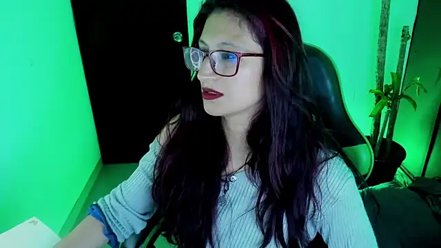 Snapshot of VictoriaSpenser chatting on 23, 11, 2025 VictoriaSpenser online show from 23, 11, 2025