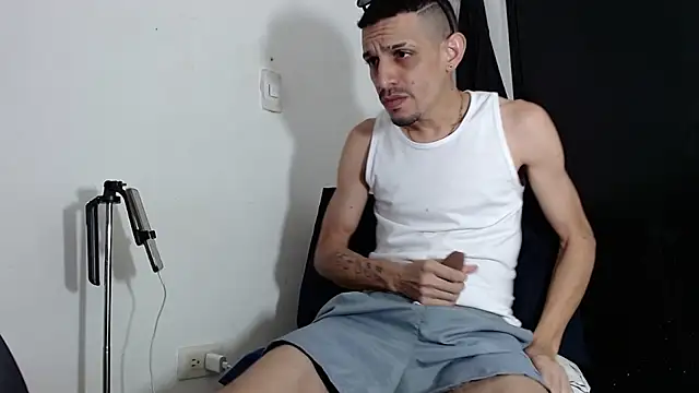 Snapshot of LATINO27CM chatting on 14, 3, 2026 LATINO27CM online show from 14, 3, 2026