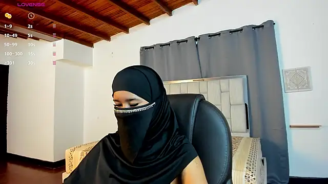 Snapshot of kalila_latif chatting on 27, 10, 2025 kalila latif online show from 27, 10, 2025