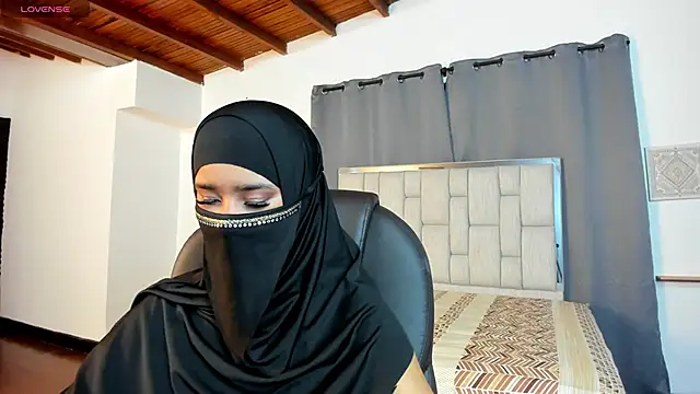 Snapshot of kalila_latif chatting on 6, 11, 2025 kalila latif online show from 6, 11, 2025