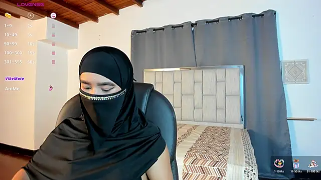 Snapshot of kalila_latif chatting on 14, 11, 2025 kalila latif online show from 14, 11, 2025