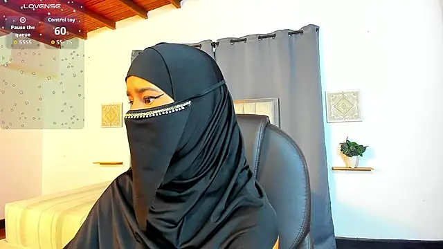 Snapshot of kalila_latif chatting on 26, 11, 2025 kalila latif online show from 26, 11, 2025