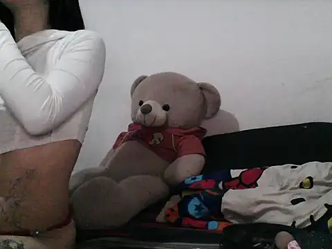 Snapshot of SweettPoison_ chatting on 12, 10, 2025 SweettPoison online show from 12, 10, 2025