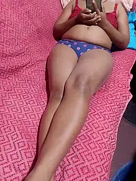 Snapshot of maduwanthi9328 chatting on 24, 11, 2025 maduwanthi9328 online show from 24, 11, 2025