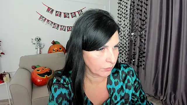 Moon Veloure1 online show from 19, 10, 2025