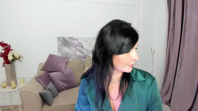 Moon Veloure1 online show from 21, 11, 2025