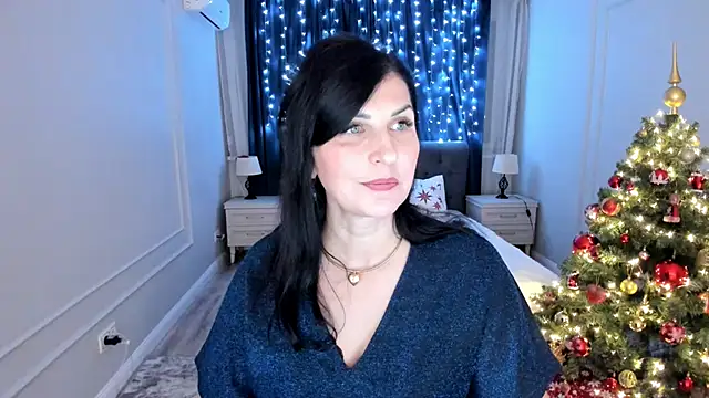 Moon Veloure1 online show from 5, 12, 2025