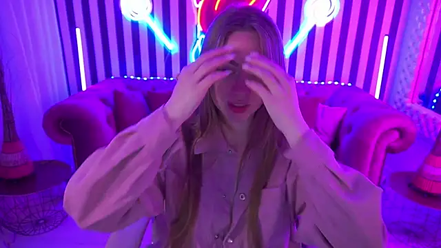 Snapshot of GoGoDream chatting on 19, 4, 2026 GoGoDream online show from 19, 4, 2026