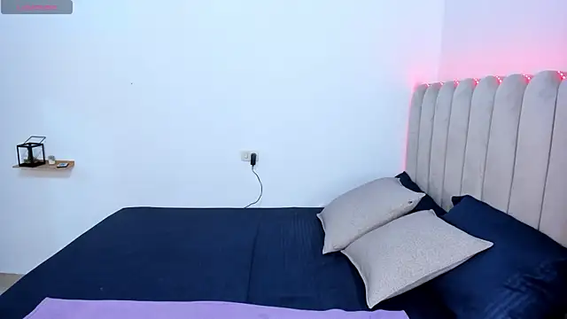 danika moriii online show from 17, 12, 2025