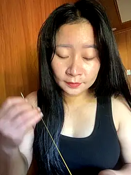 Snapshot of violet-00 chatting on 5, 10, 2025 violet-00 online show from 5, 10, 2025