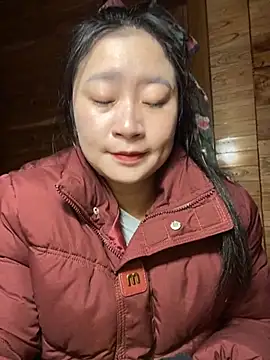 Snapshot of violet-00 chatting on 28, 11, 2025 violet-00 online show from 28, 11, 2025