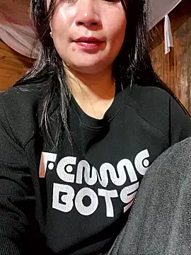 Snapshot of violet-00 chatting on 12, 1, 2026 violet-00 online show from 12, 1, 2026