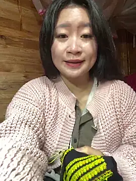 Snapshot of violet-00 chatting on 3, 2, 2026 violet-00 online show from 3, 2, 2026