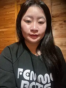 Snapshot of violet-00 chatting on 2, 3, 2026 violet-00 online show from 2, 3, 2026