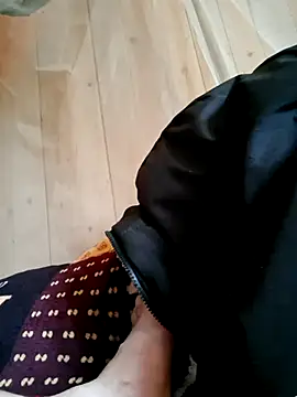 xuxulovezz online show from 6, 4, 2026