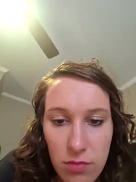 brunettebabexo3 online show from 22, 4, 2026