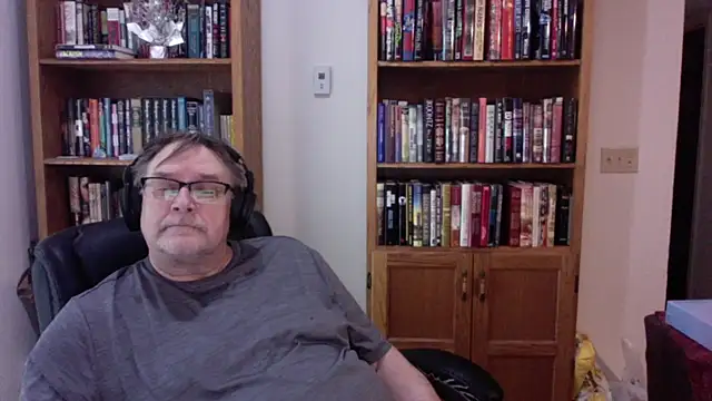 Snapshot of Vinyl22@xh chatting on 5, 5, 2026 Vinyl22xh online show from 5, 5, 2026