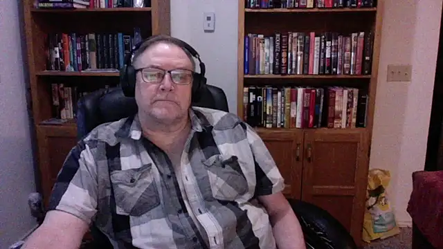 Snapshot of Vinyl22@xh chatting on 11, 5, 2026 Vinyl22xh online show from 11, 5, 2026