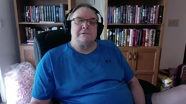 Snapshot of Vinyl22@xh chatting on 27, 5, 2026 Vinyl22xh online show from 27, 5, 2026