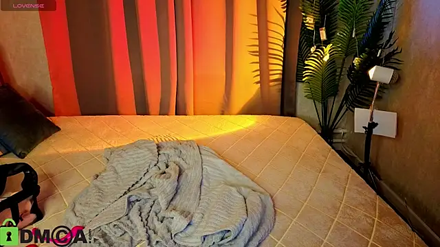 Snapshot of Elsie_Cutties chatting on 8, 4, 2026 Elsie Cutties online show from 8, 4, 2026