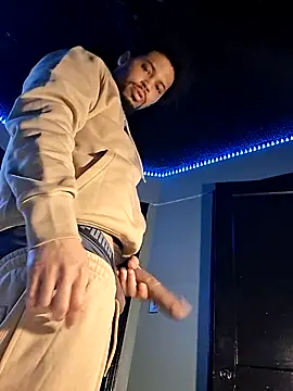 Snapshot of Painstickwes chatting on 8, 3, 2026 Painstickwes online show from 8, 3, 2026