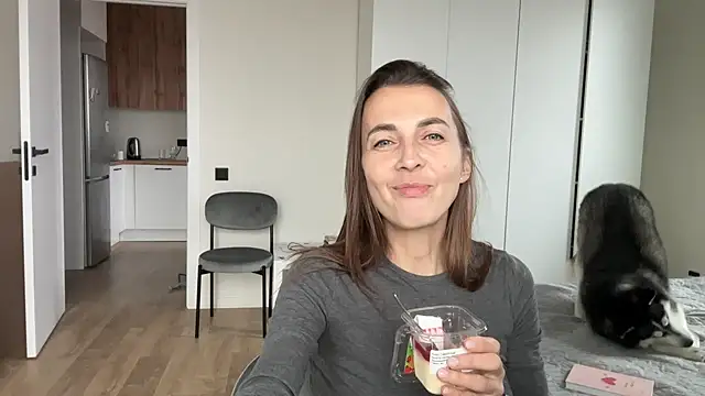 Snapshot of Arivanna chatting on 15, 10, 2025 Arivanna online show from 15, 10, 2025