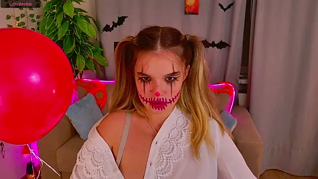 Snapshot of KellyHayden chatting on 31, 10, 2025 KellyHayden online show from 31, 10, 2025