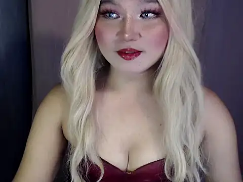 Snapshot of Eyes-on-me chatting on 8, 3, 2026 Eyes-on-me online show from 8, 3, 2026