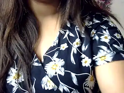 Snapshot of Aaliya02 chatting on 4, 6, 2026 Aaliya02 online show from 4, 6, 2026