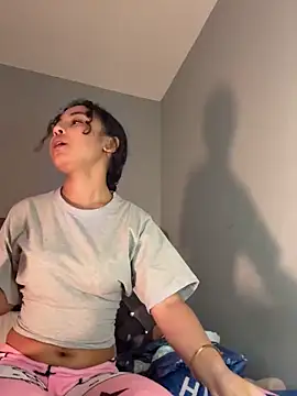 OliviaAshhh online show from 4, 12, 2025