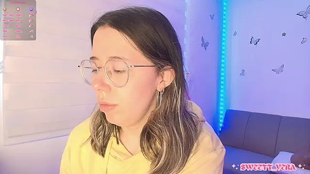 Snapshot of sweettvera chatting on 22, 4, 2026 sweettvera online show from 22, 4, 2026