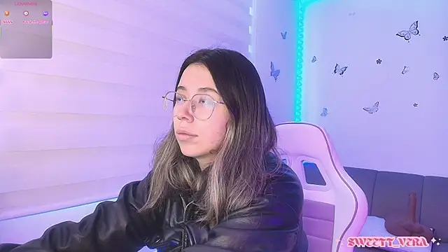 Snapshot of sweettvera chatting on 27, 4, 2026 sweettvera online show from 27, 4, 2026