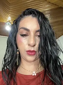 LlianneDiamond1 online show from 4, 8, 2026