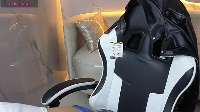 Snapshot of Skyler_Gracee_Tx chatting on 14, 10, 2025 Skyler Gracee Tx online show from 14, 10, 2025