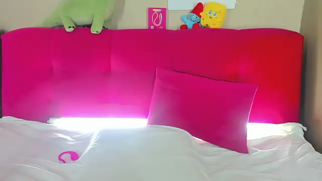 Snapshot of Angel_Leeks chatting on 11, 11, 2025 Angel Leeks online show from 11, 11, 2025