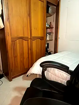 Snapshot of Bleer_Rousse chatting on 7, 10, 2025 Bleer Rousse online show from 7, 10, 2025