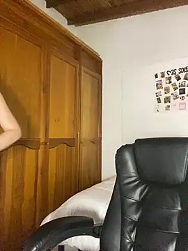 Snapshot of Bleer_Rousse chatting on 21, 10, 2025 Bleer Rousse online show from 21, 10, 2025