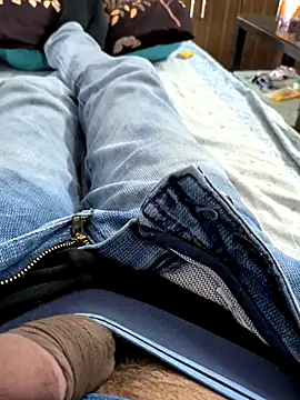 Snapshot of slaveboi9876 chatting on 21, 12, 2025 slaveboi9876 online show from 21, 12, 2025